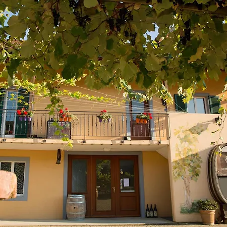 Cave Du Treyblanc Couette-café Luins
